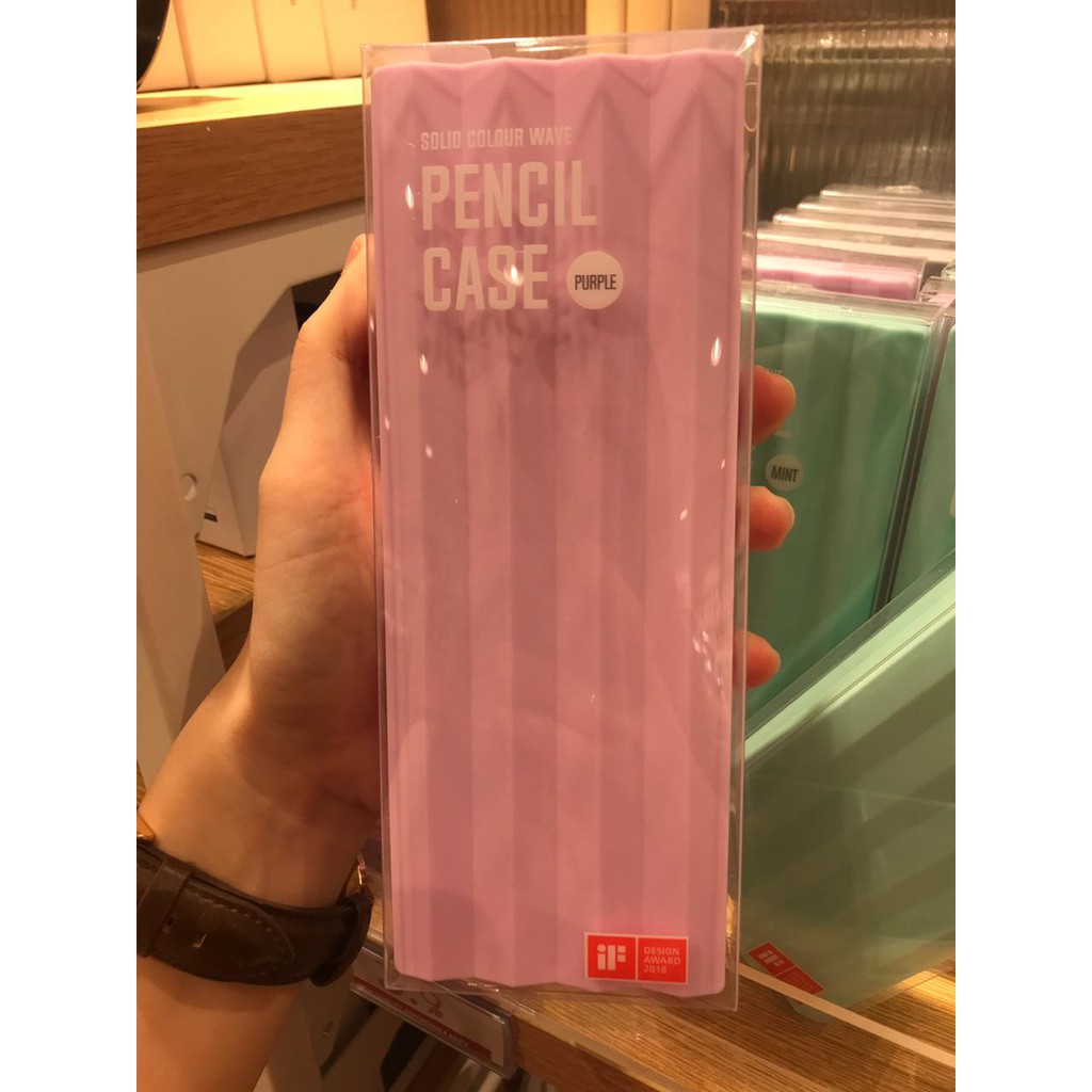

Kotak pensil / Pencil cas