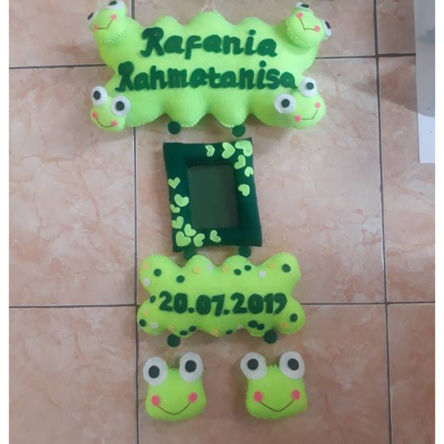 Gantungan pintu /hiasan dinding/hiasan flanel ceropy pake nama tanggal lahir