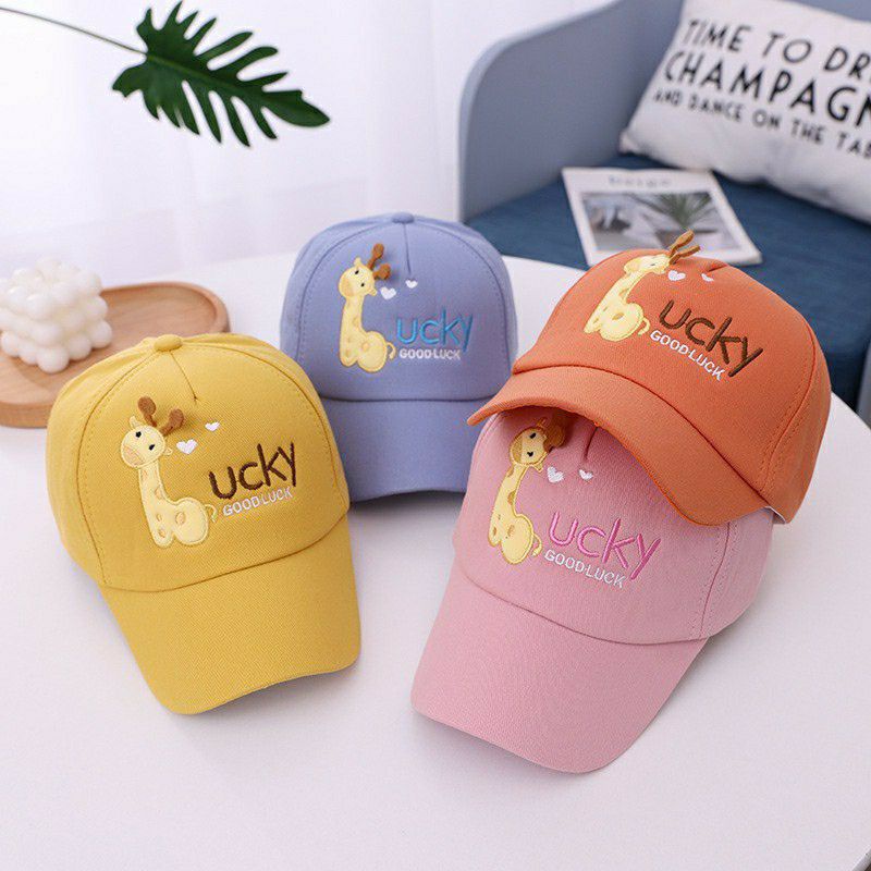 topi anak motif jerapah good lucky topi baseball jerapah murah. Topi anak bordir jerapah baseball Good lucky usia 2-8 tahun