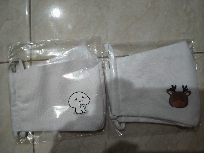 Masker Kain Putih Edisi Natal