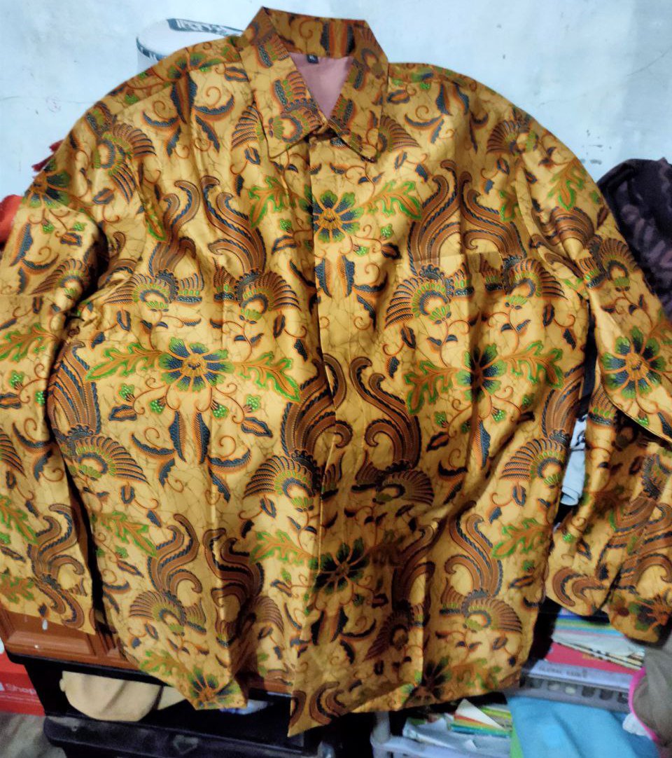 Kemeja Batik Pria Semi Sutra Silky  Premium  Puring Istimewa