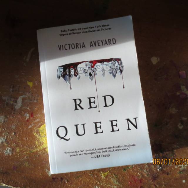 Buku RED QUEEN BY VICTORIA AVEYARD PRELOVED