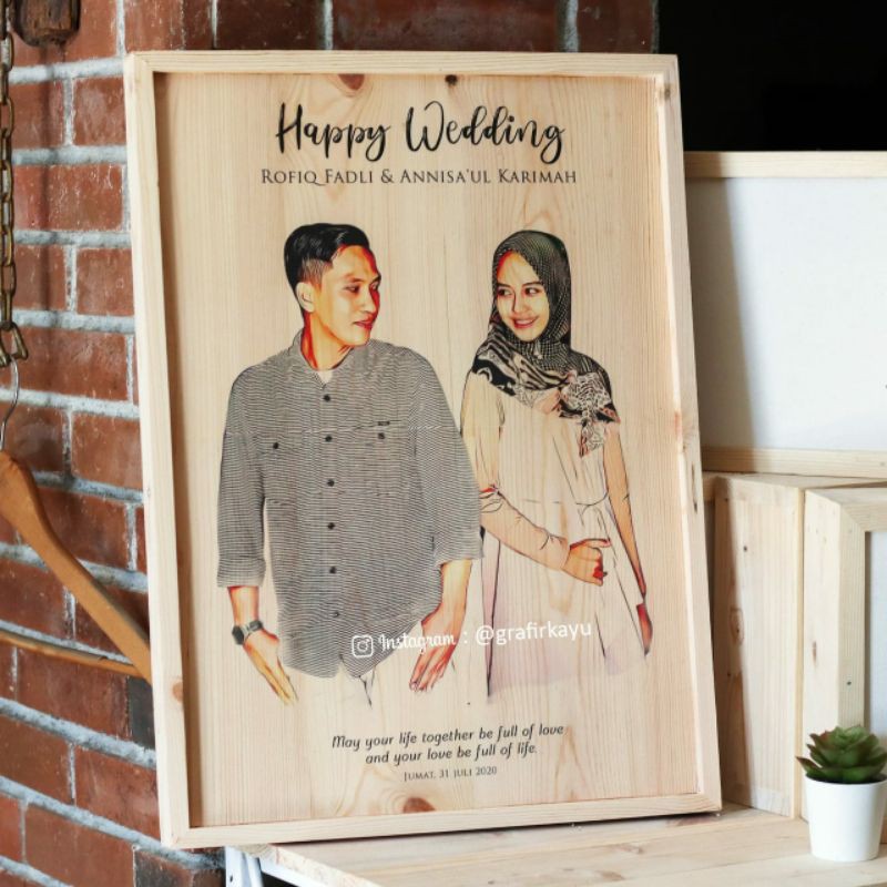 

KADO WEDDING, KADO WISUDA, SOUVENIR, KADO ULANG TAHUN DARI KAYU, KADO UNIK (40 × 60 + Frame)