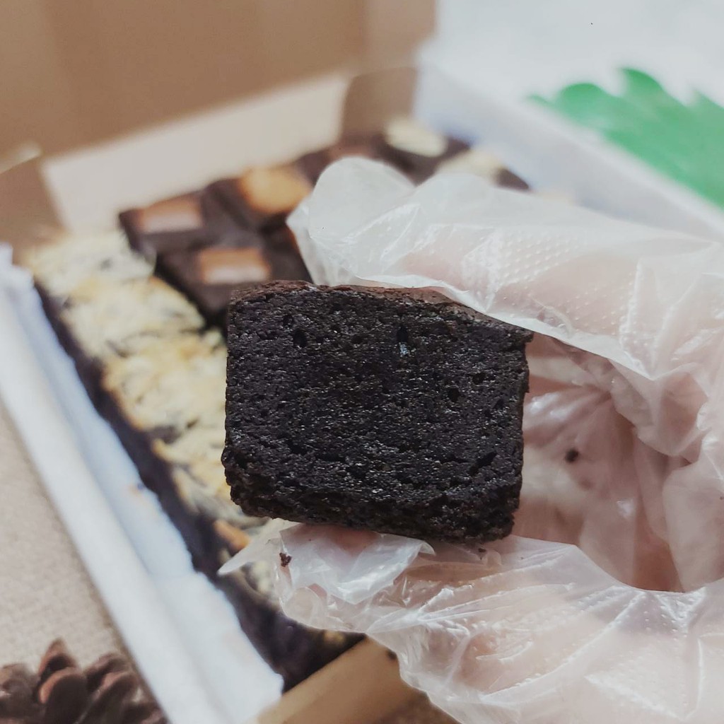 

Classic Fudgy Brownie (Size S 15x10)