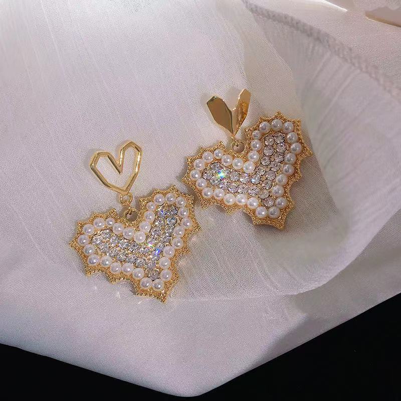 Elegan cinta anting-anting hati 2021 baru trendi Korea anggun online pengaruh asimetris anting-antin