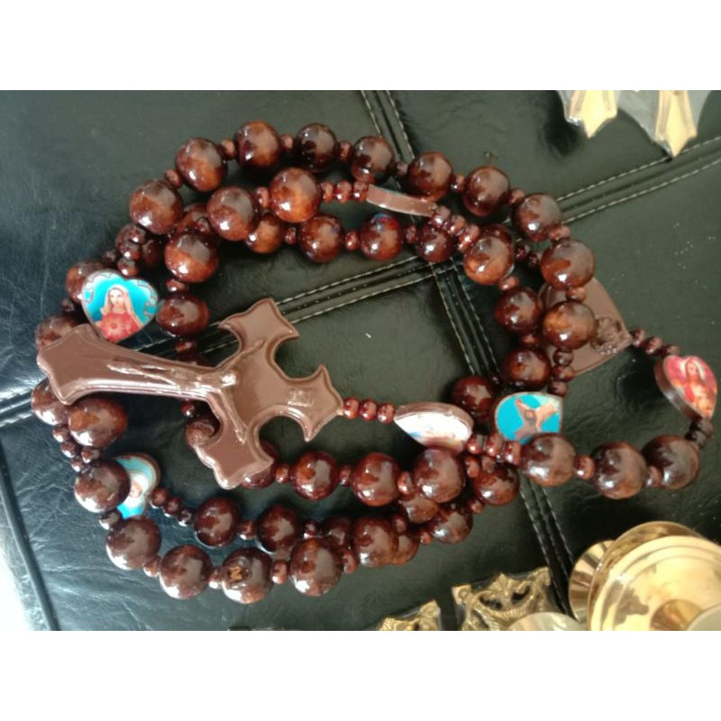 Rosario Dinding Kayu Besar