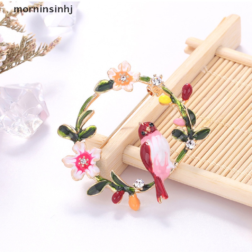 Mor Bros Pin Enamel Bentuk Wreath Bungaburung Untuk Aksesoris Fashion Wanita