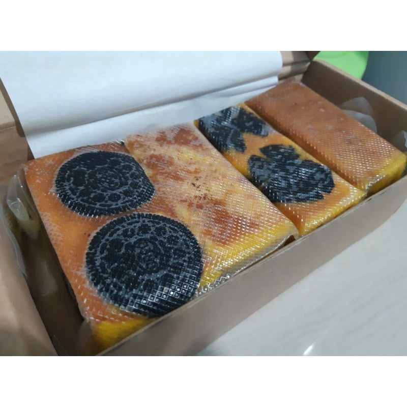 

meRONAcakes Lapis Legit Premium 4 rasa Oreo,Nanas,Keju,Plum