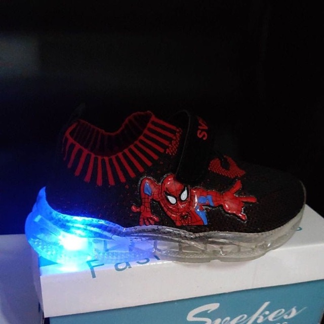 2020 Yang baru sepatu lampu kaos kaki menyenangkan Kartun sport impor