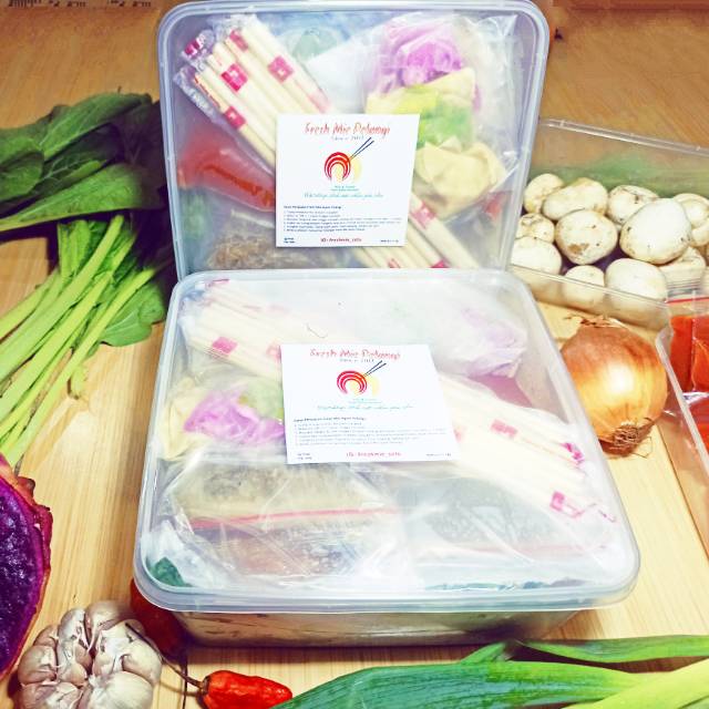 

Mie Ayam Pelangi (Family Pack isi 4 Porsi)