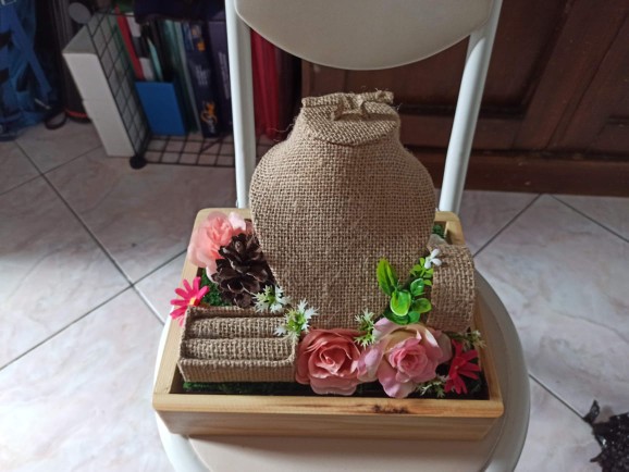 Tempat Perhiasan Akrilik