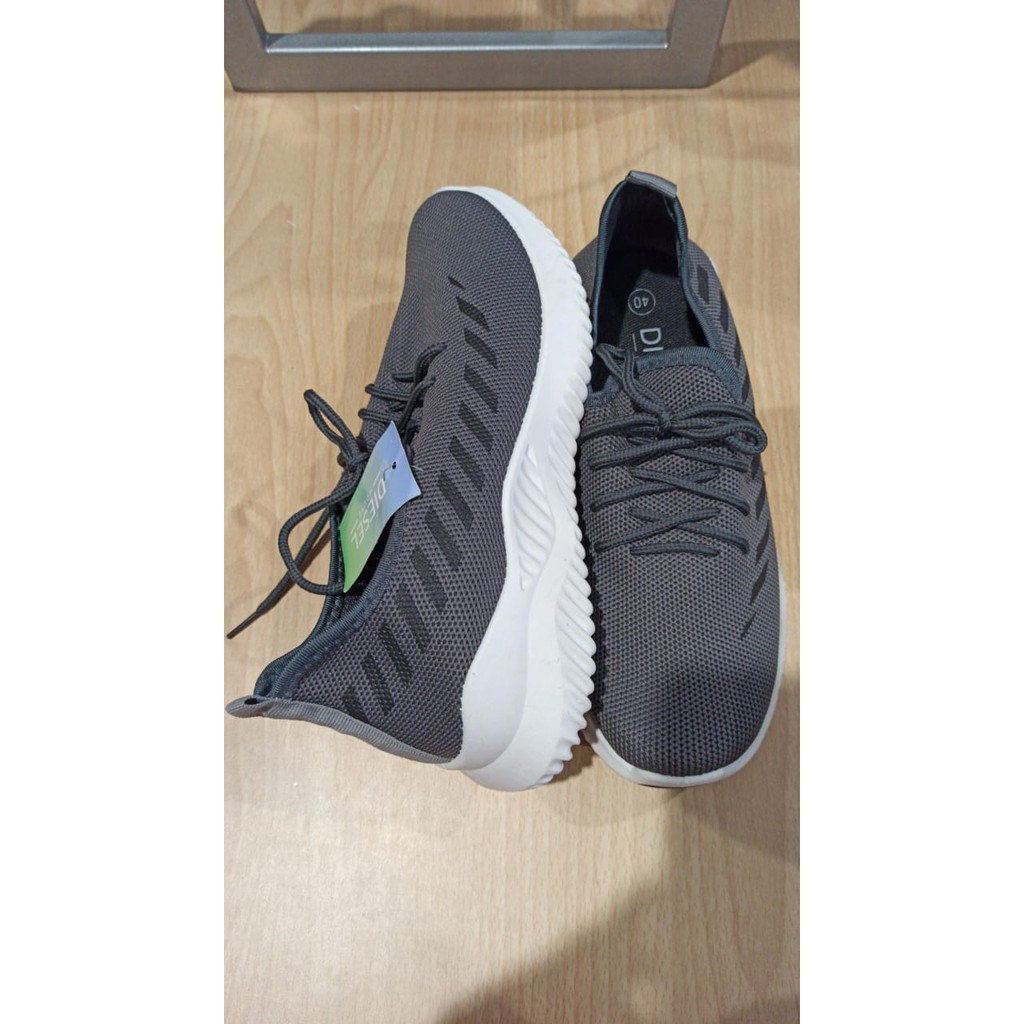 DIESEL HOUSE SEPATU PRIA/08081990/ROWEN GREY
