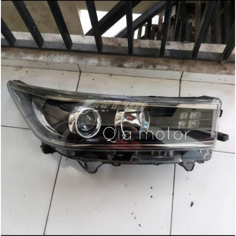 Headlamp toyota innova Venturer