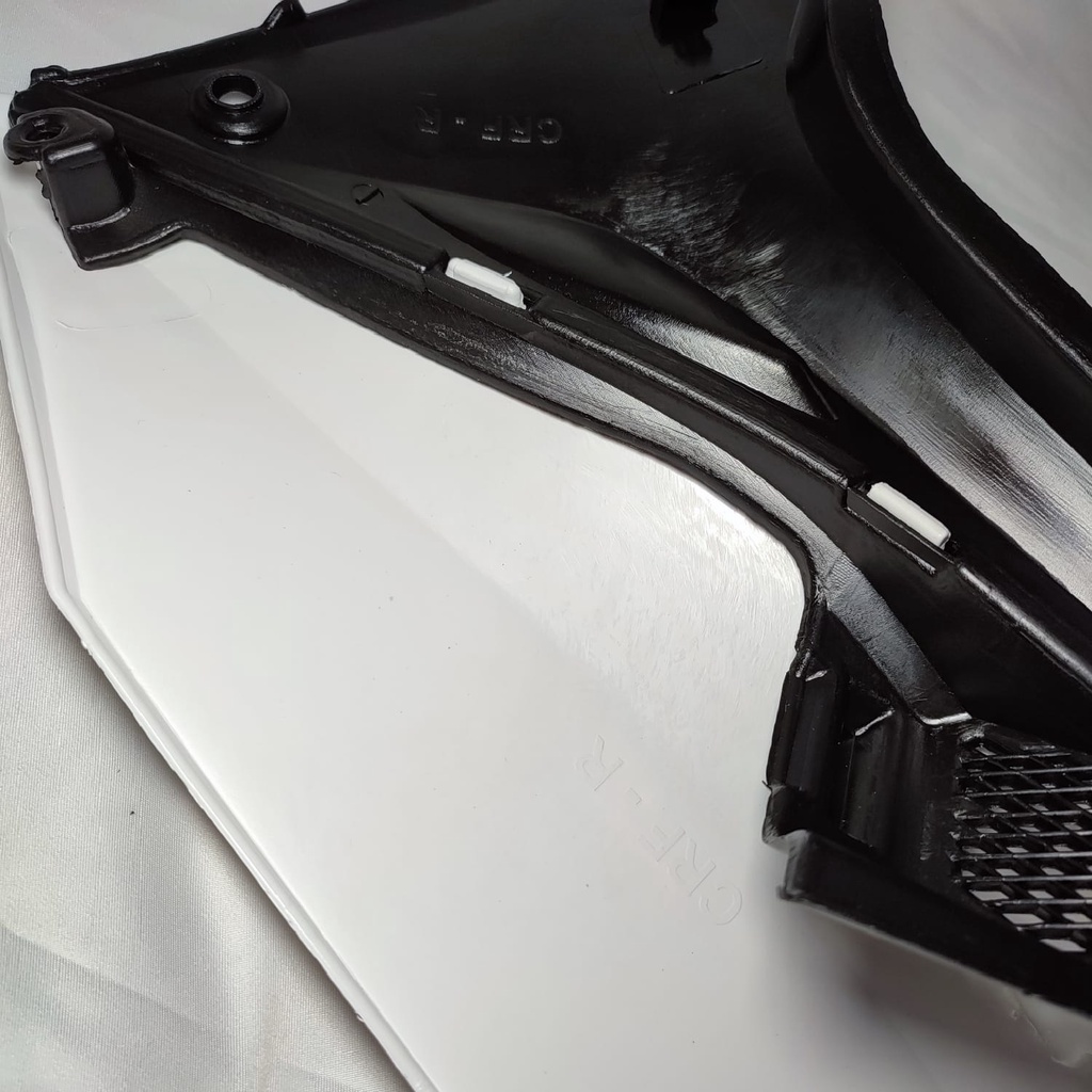 SIDE PANEL CRF 150/COVER BODY SAMPING CRF/COVER BODY BELAKANG CRF 150/COVER JOK CRF 150/cover body crf 150l bodi belakang crf 150l side panel belakang crf 150l sayap jok crf 150l