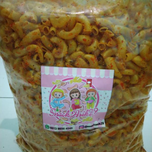 

Makroni Kriuk/makroni kriuk pedas 1000 gram by snackasik29