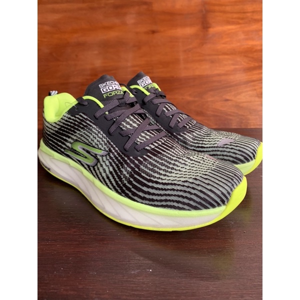 SKECHERS GO RUN FORZA 4