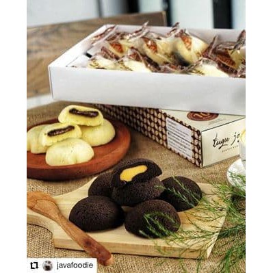 

Bakpia Kukus Tugu Jogja - ORIGINAL COKLAT