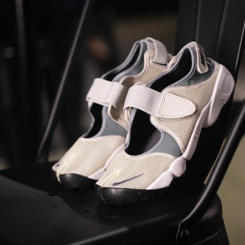 Baqicot Store | Nike Air Rift Gold Grey (100% Original)