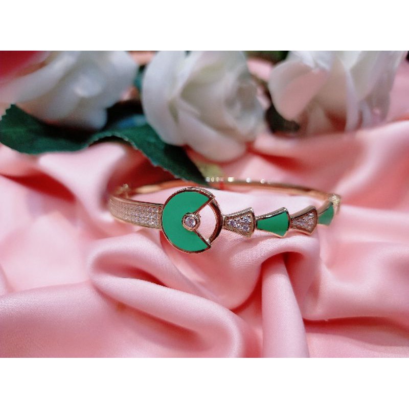 gelang tangan mata cat hijau