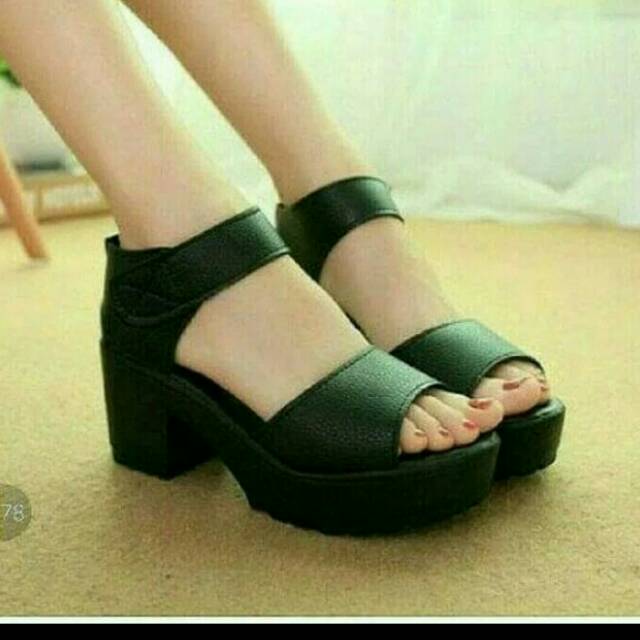 SEPATU HAK WANITA DOCMAT