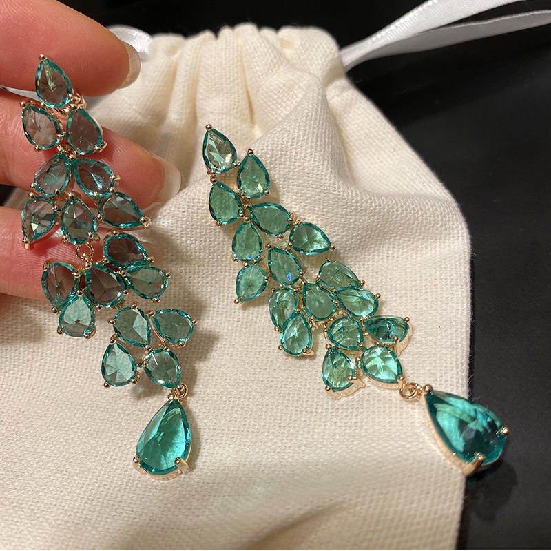 Fashion Elegant and Personalized Green Diamond Leaf Earrings