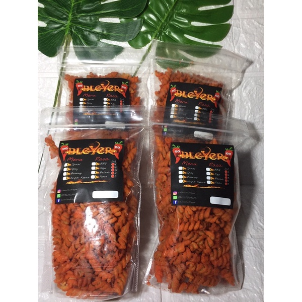 

MAKARONI Spiral (150gr) bisa request rasa & level pedasnya