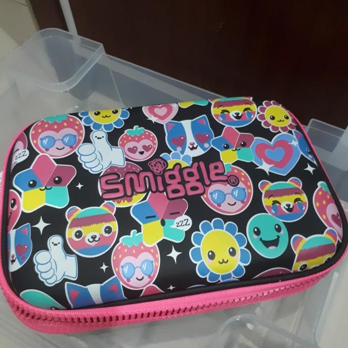 

BISA COD Smiggle pencil case satu set + isinya/TEMPAT PENSIL AESTHETIC/TEMPAT PENSIL ANAK PEREMPUAN/TEMPAT PENSIL LUCU/TEMPAT PENSIL 3D/TEMPAT PENSIL TRANSPARAN/TEMPAT PENSIL LUCU/TEMPAT PENSIL KOREA/TEMPAT PENSIL KAIN/TEMPAT PENSIL KALKULATOR