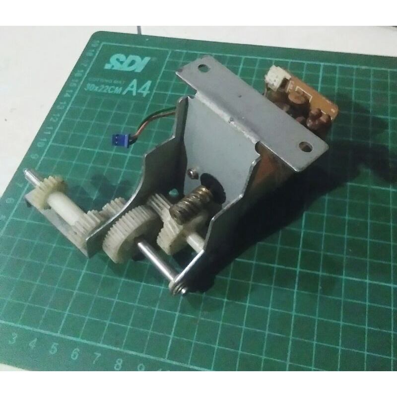 Dc gearhead / gearbox motor Input 20VdcOutput 137rpm