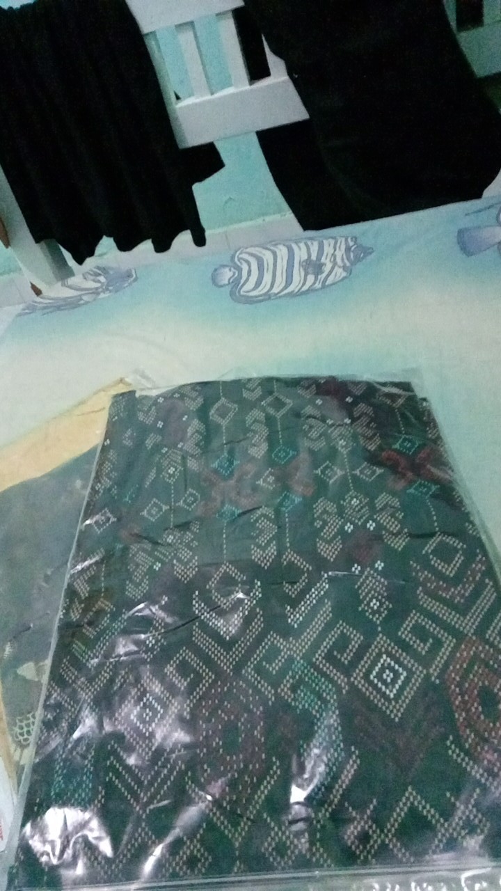 Credomenstore 7752 Kemeja Batik Pria Lengan Panjang Navy Floral