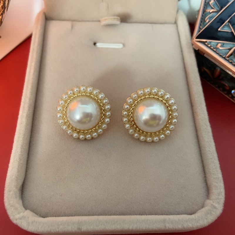 Anting Bentuk Bulat Aksen Mutiara Gaya Retro Untuk Wanita