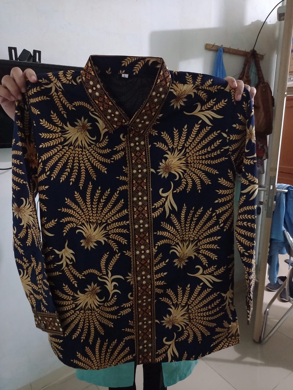 Kemeja Batik  Pria Semi Sutra Premium