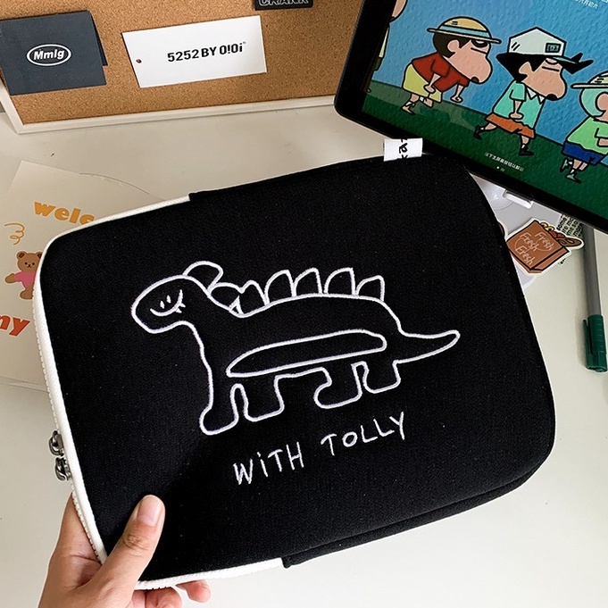 Sleeve Pouch Sarung Tas Bag Case Ipad Tab Tablet Macbook Air Pro Laptop Asus Acer Lenovo HP Huawei 11 12 13 14 15 inch Motif Gambar Dinosaurus Warna Hitam Lucu Cute Murah Korean Model