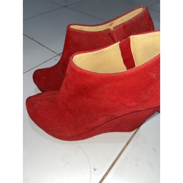 sepatu boots//heels boots// sepatu heels// sepatu murah//sepatu wanita//alive lovearts