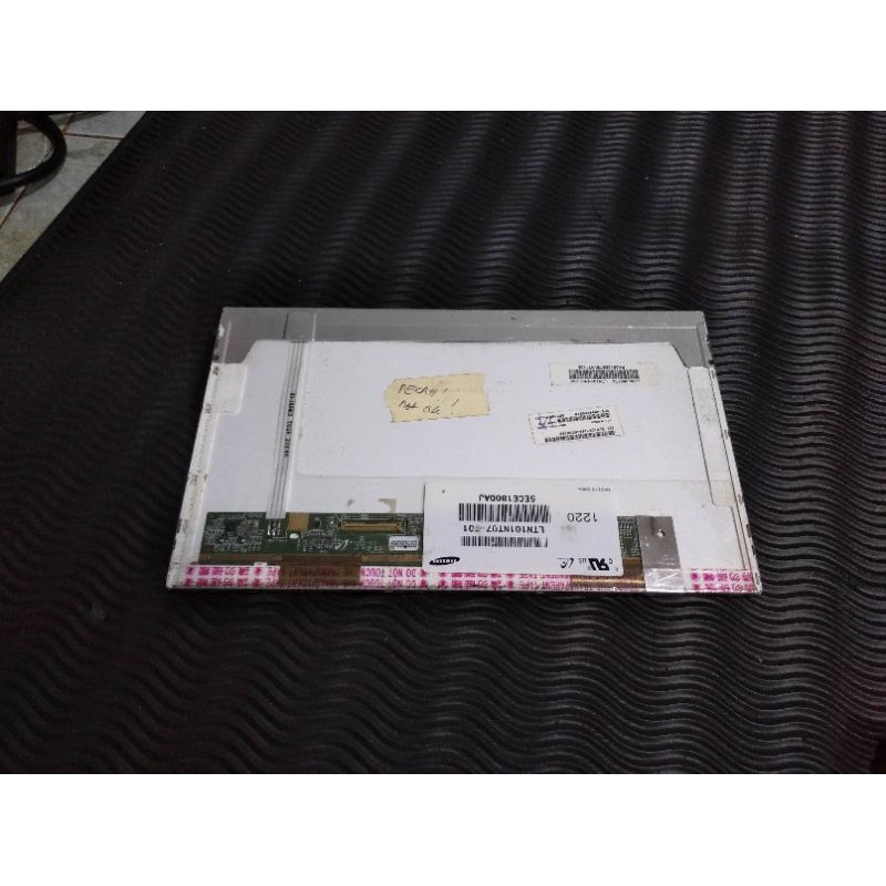 led lcd laptop netbook tebal 10 inch 40 pin kondisi seperti gambar