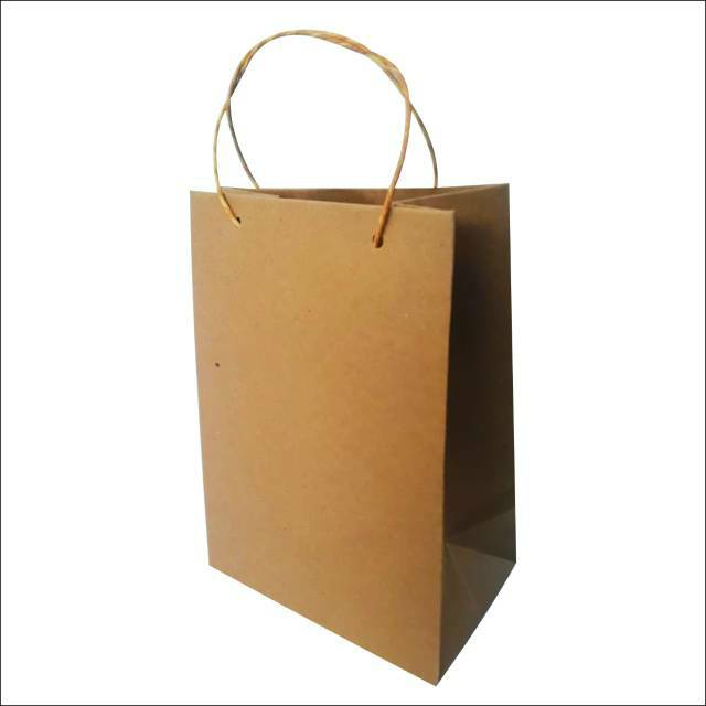 

Paperbag polos berbagai ukuran ready stok