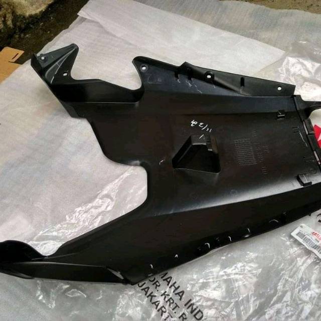 DEK BORDES BAWAH NMAX ORIGINAL YAMAHA