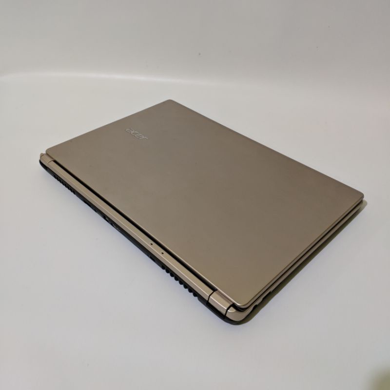 laptop Gaming/editing berkelas acer aspire v5 473G - core i5 - dual vga Nvidia GeForce  GT 740m  - ram 8gb ssd 512gb