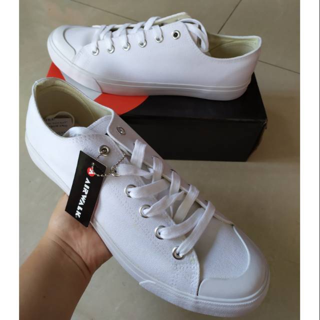 airwalk full white