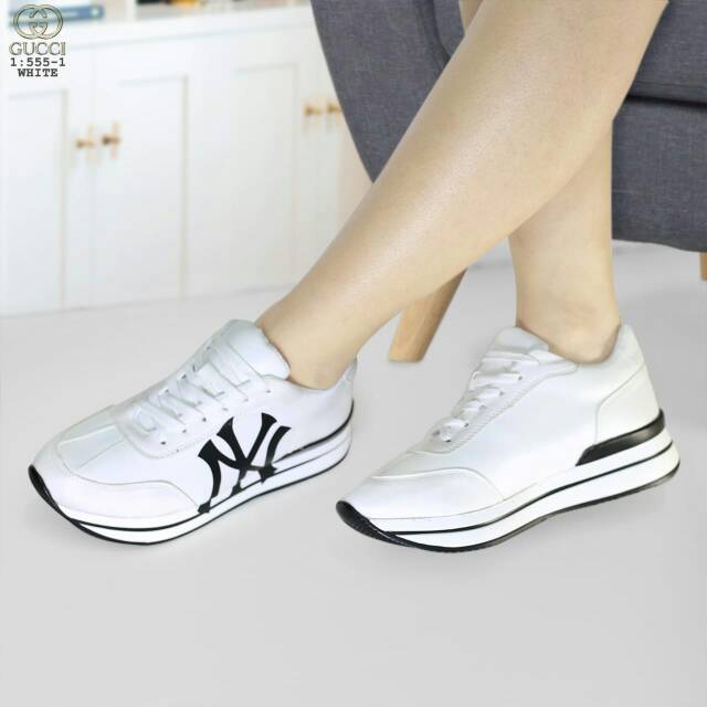 SEPATU SNEAKER MERK GUCCI 

SERI: 555-1
KUALITAS : SEMPREM