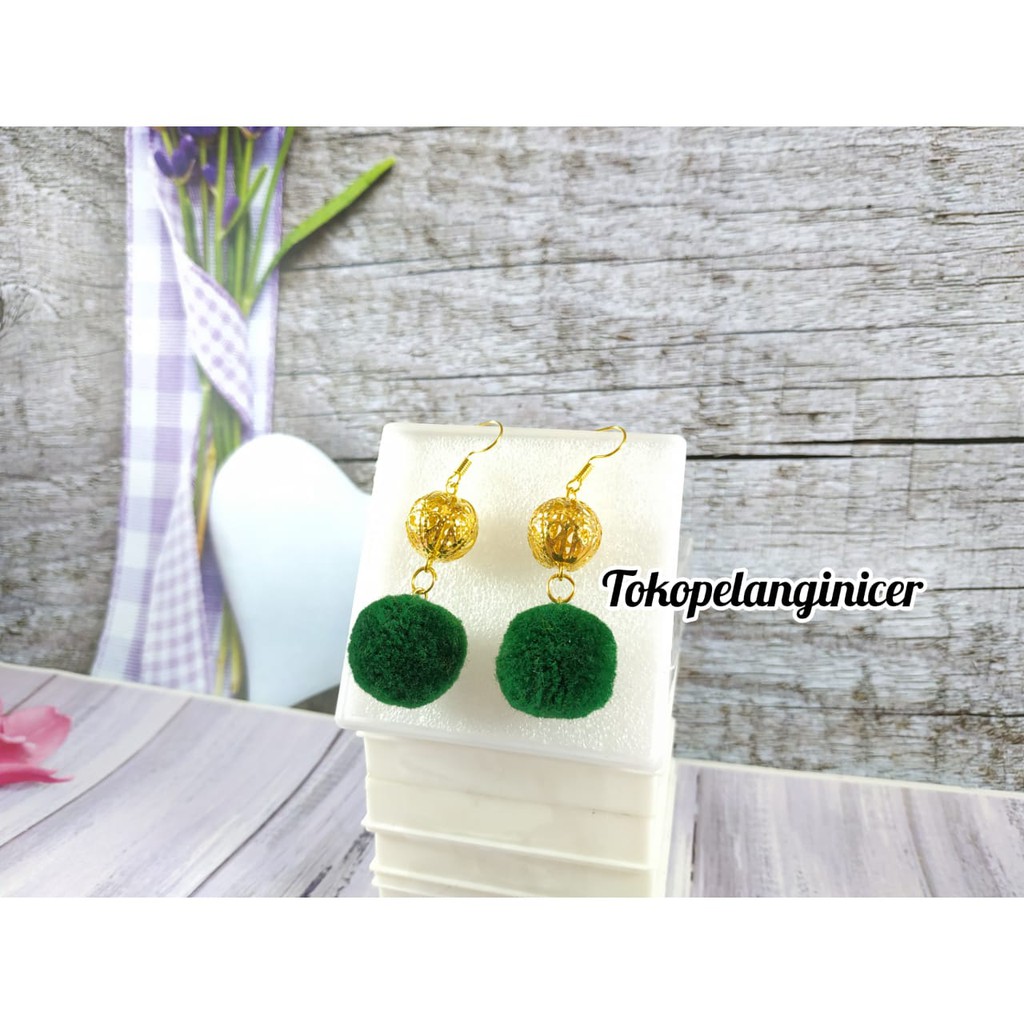 New anting hijab earing pompom /anting korea  Fashion wanita By Tokopelanginicer