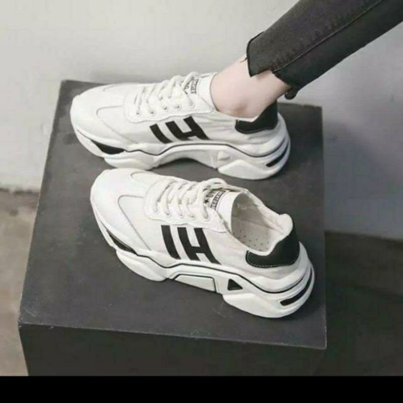 SEPATU WANITA SNEAKER HI