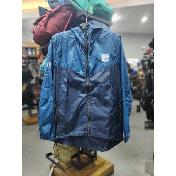 JAKET AREI PACKABLE CROSSFIT