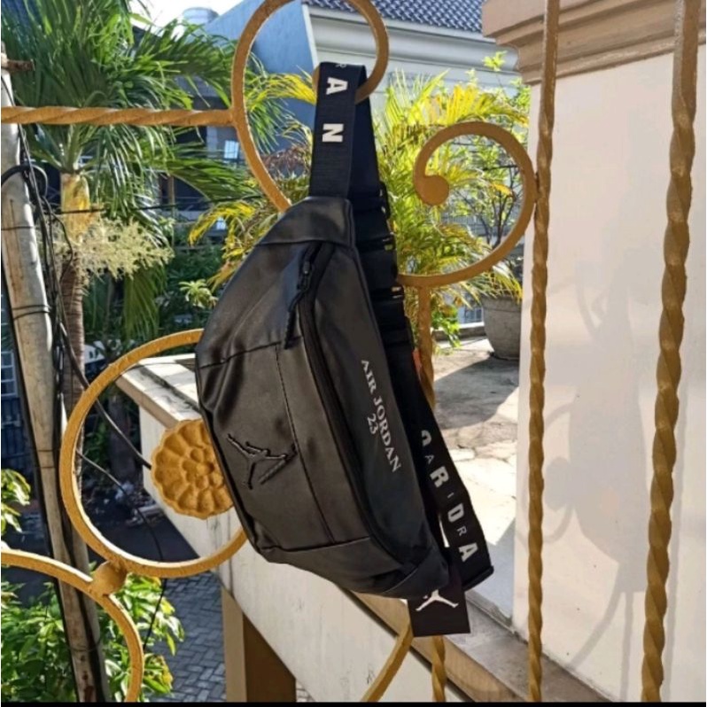 Tas selempang Air Jordan Black original 100%