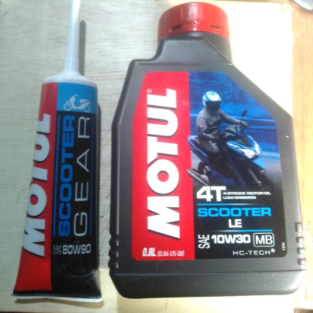 Paket oli Motul matic UK.0.8 lt + oli gear motul 120 ml for all matic