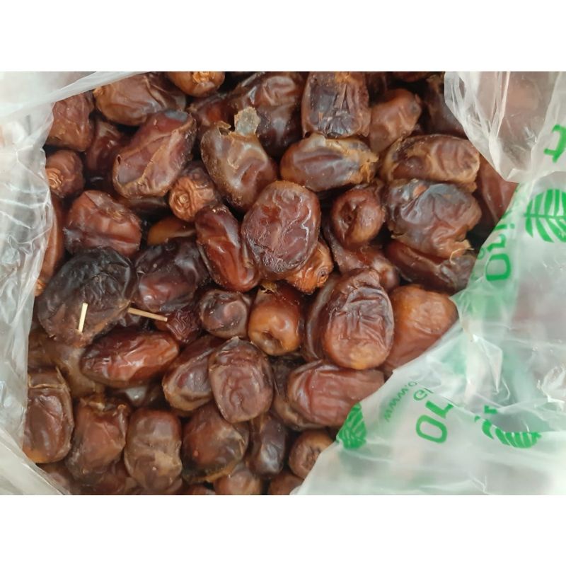 

KURMA MADU MESIR GOLDEN VALLEY
