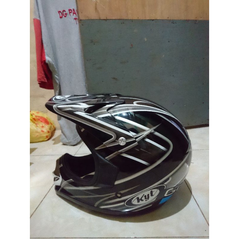 KYT Cross Pro + Goggles