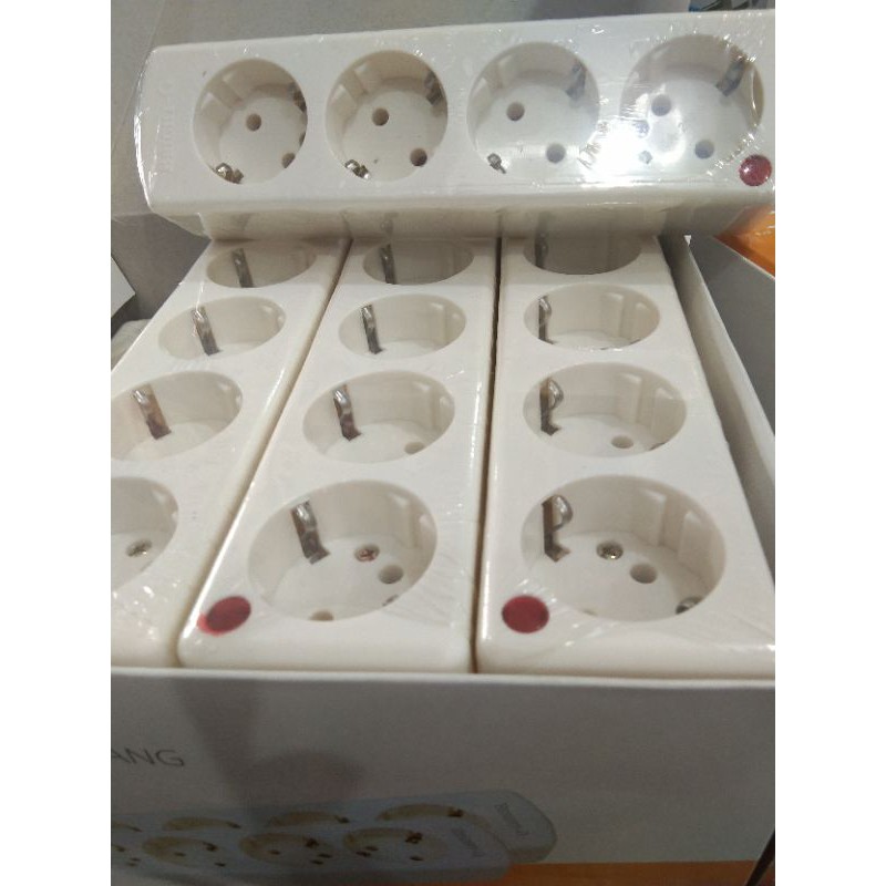 stop kontak 4 lubang