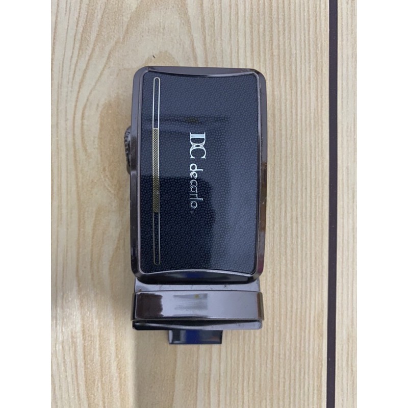 DC Decarlo -kepala ikat pinggang