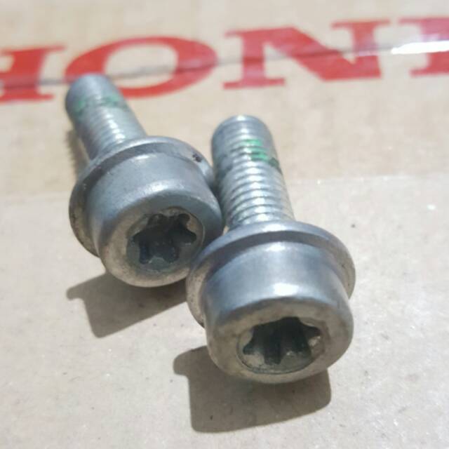 (original 2pcs) Baut kaliper beat old karbu / beat fi / beat pop esp / beat esp caliper kepala babi