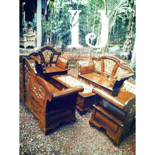 Kursi Tamu Madura Ukir Emas